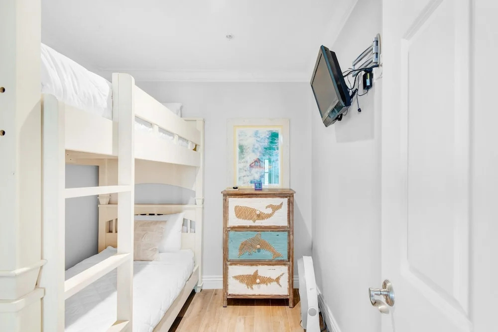 Emerald Grande W222- Rexford's Beach Retreat