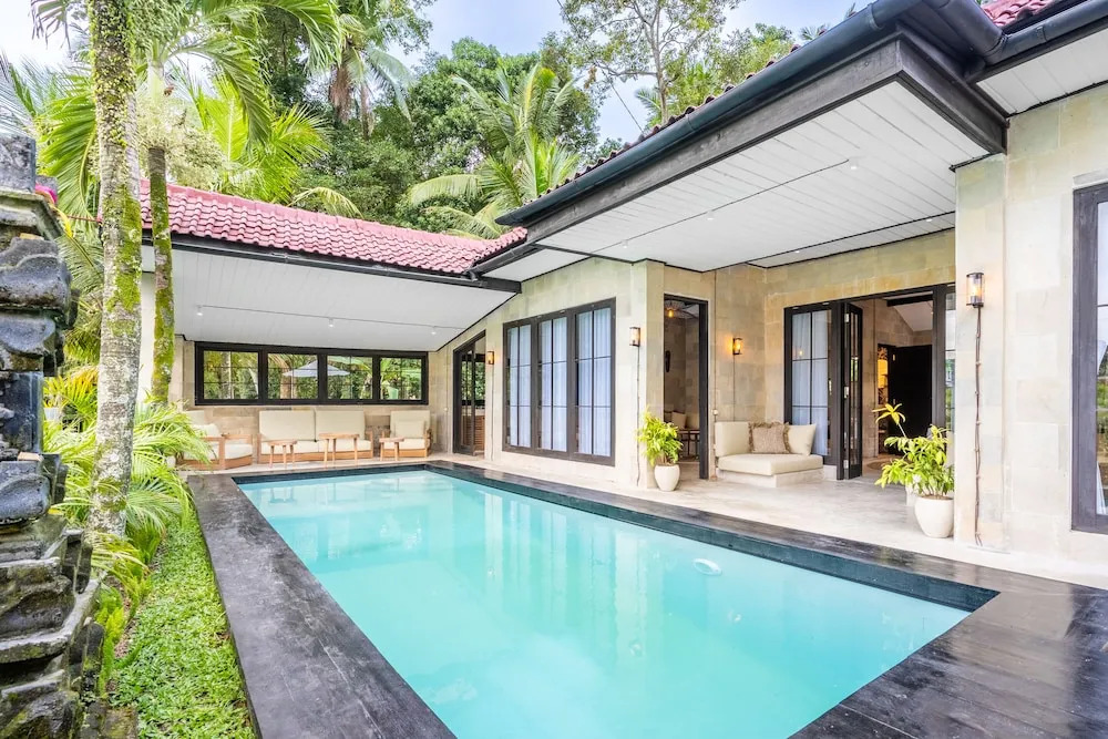 Rumah Villa by EVDEkimi - Quiet Ubud escape with Pool and Outdoor lounge