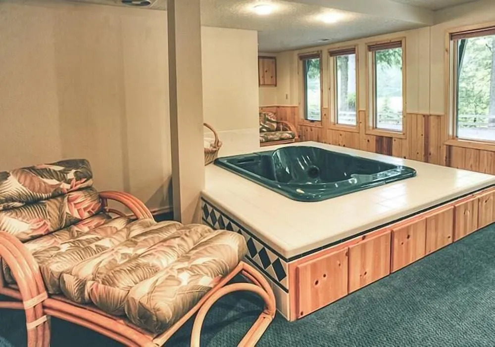Crystal Creek Chalet
