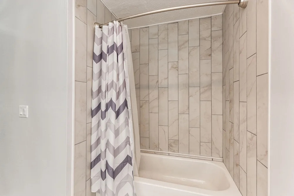 Wisteria Unit A - 2 Br Townhouse