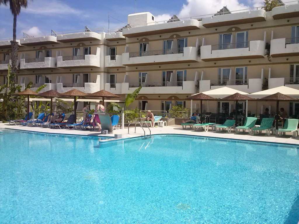 Astron Hotel