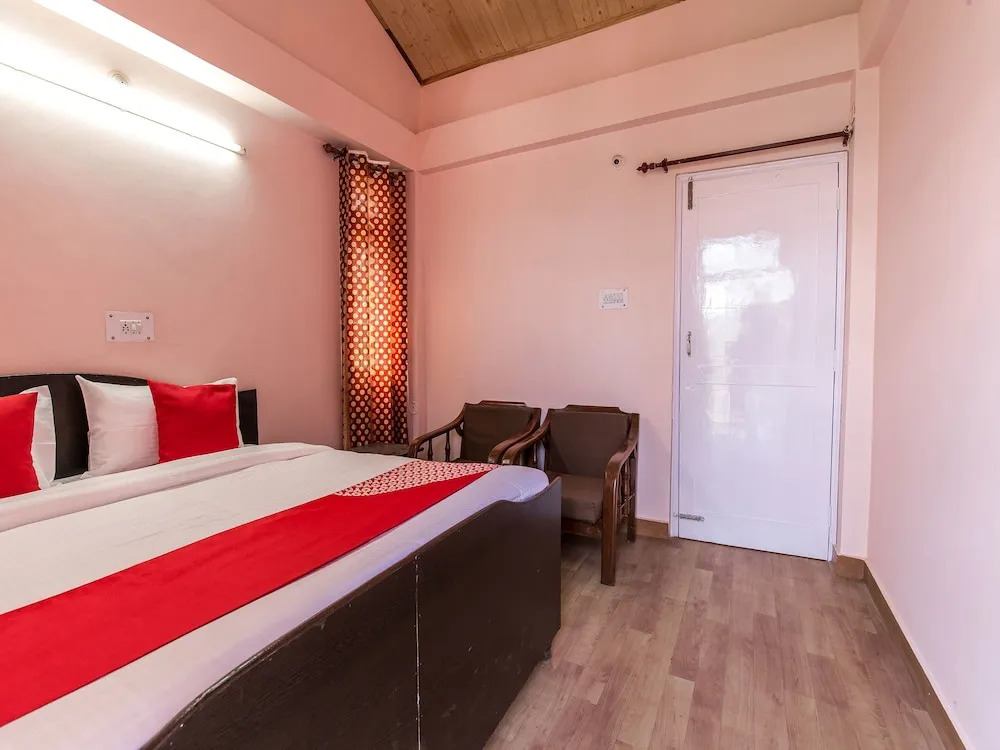 OYO 12430 Home 2BHKPine Tree Valley Chotta Shimla
