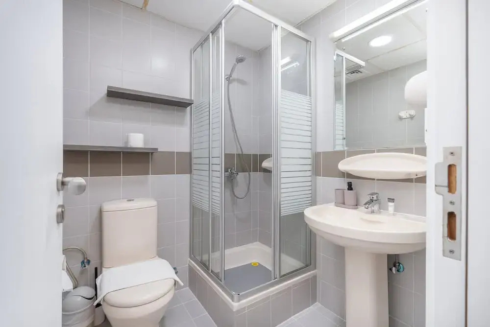 Modern 1-bed With Scenic Golf Course View