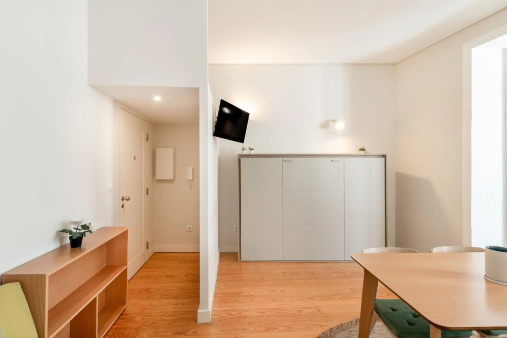 VIVA Three Magi Residence
