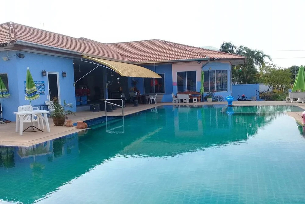 Tropical Pool
