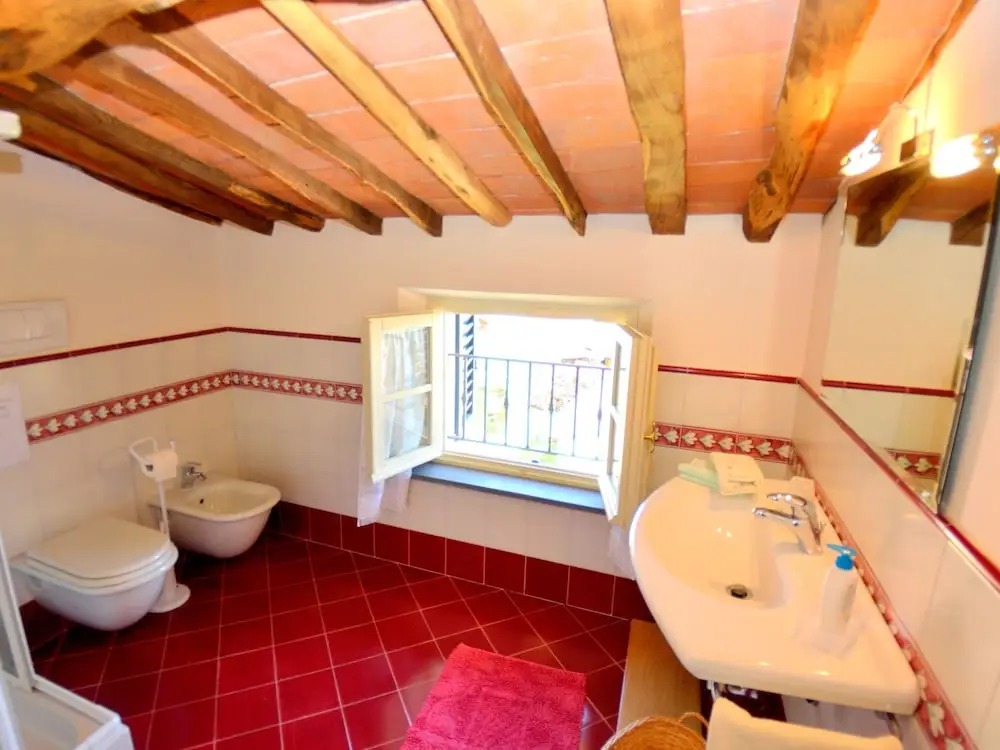Holiday Home in Pescaglia Near Tuscan Vineyards