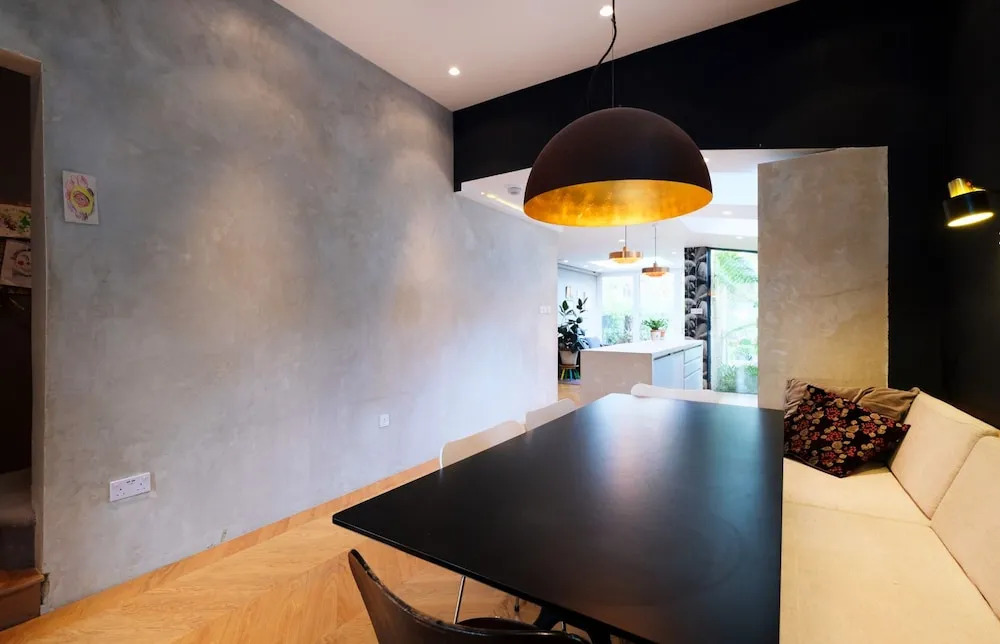 Spacious Modern 3 bed Architect-designed House