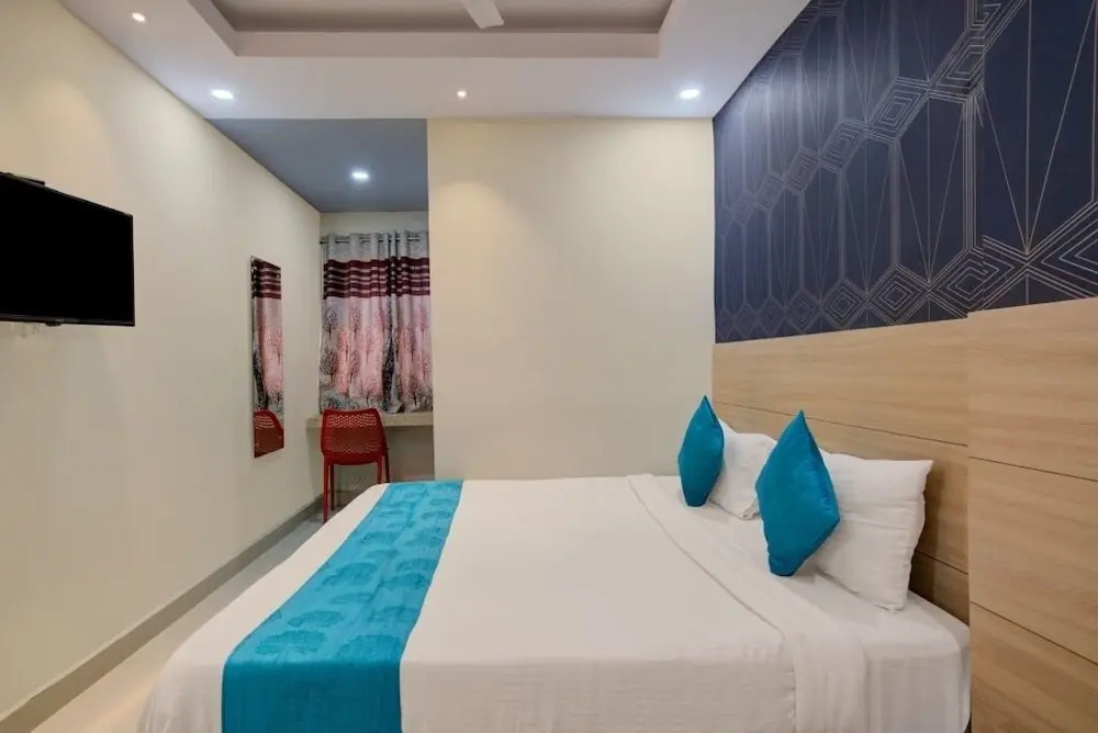 iROOMZ Botanica Luxury Living Space