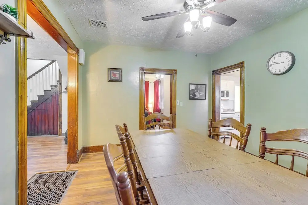 3 Mi to Golf - Beatrice Vacation Home!