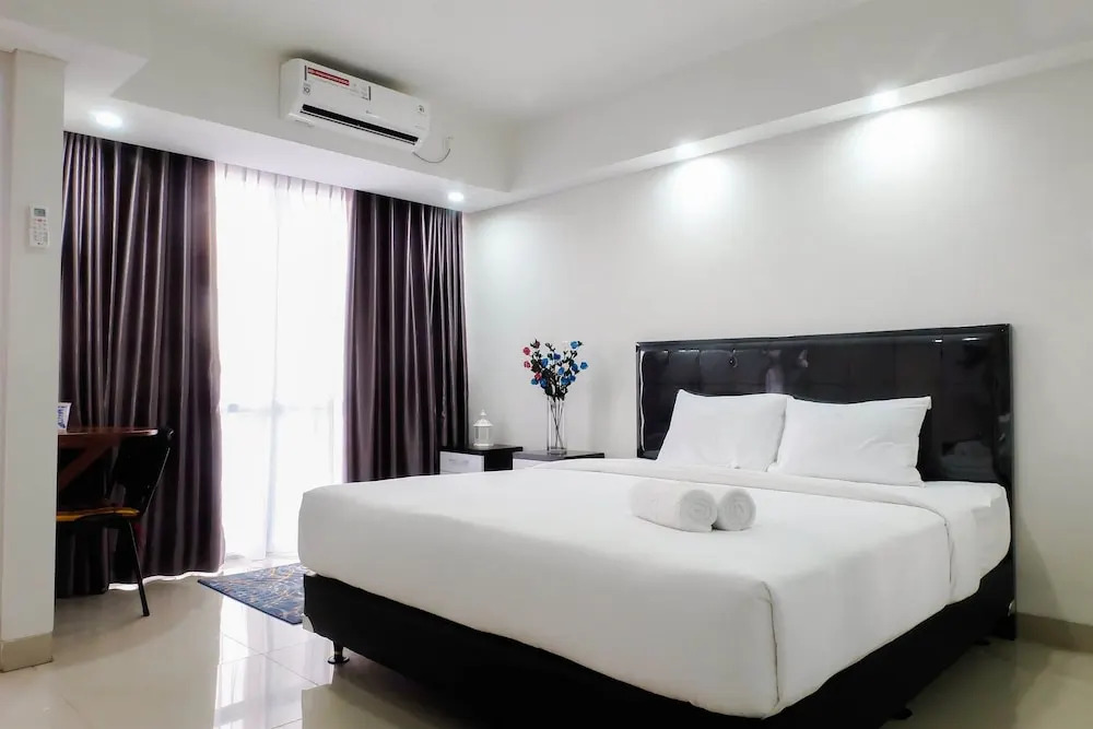 Suite Studio Room near Pancoran and MT Haryono