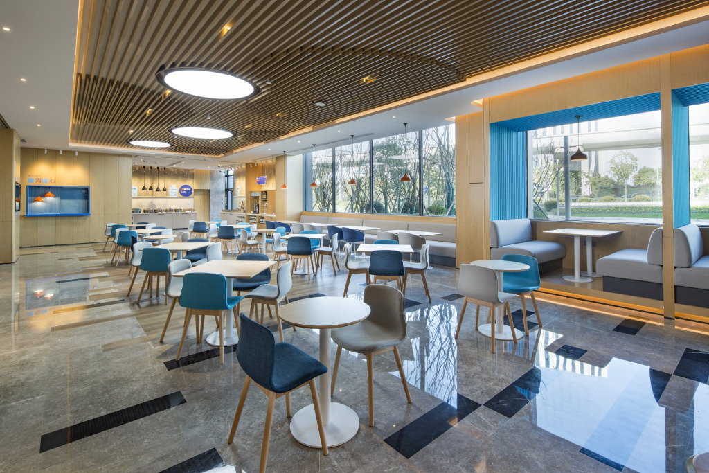 Holiday Inn Express Shanghai Kangqiao by IHG