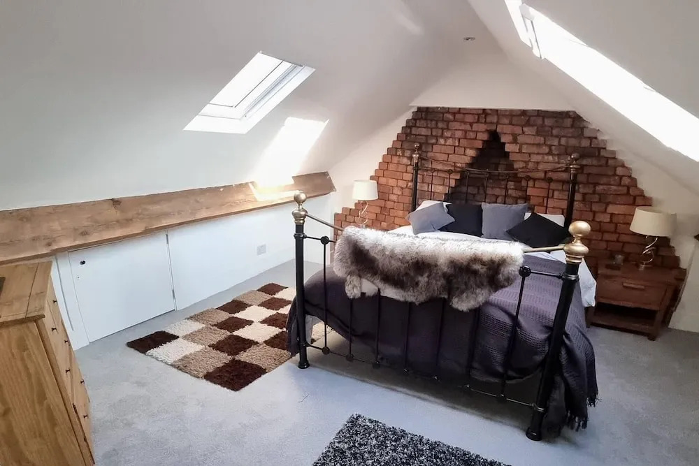 4 Bed Townhouse-sleeps 7-garden-pets-valley View