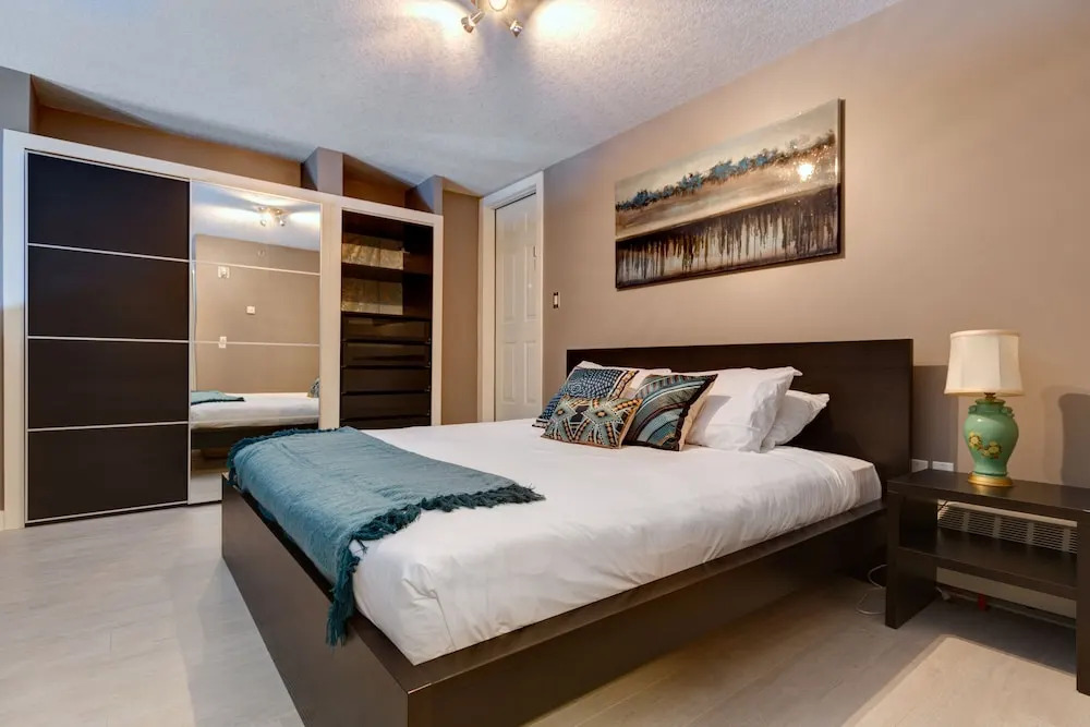 Suite Digs Paradyme