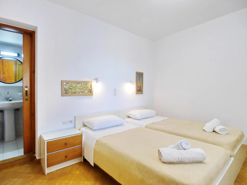 Rouladina Apt 4 in Stalos