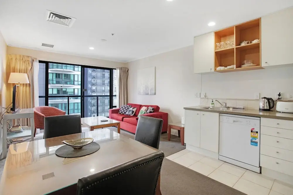 City Hideaway 1 BR Apt with Pool - Gym