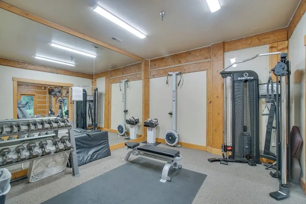 Family-friendly Cabin: Pool Access, Bikes & Games