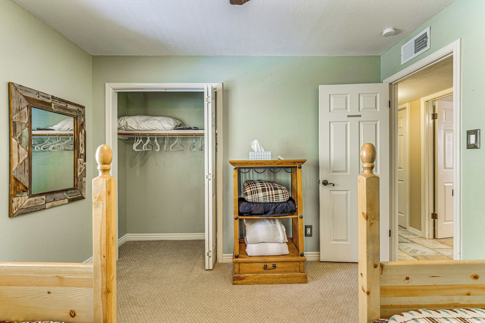 2 Mi to Midtown: Ruidoso Retreat w/ Hot Tub!