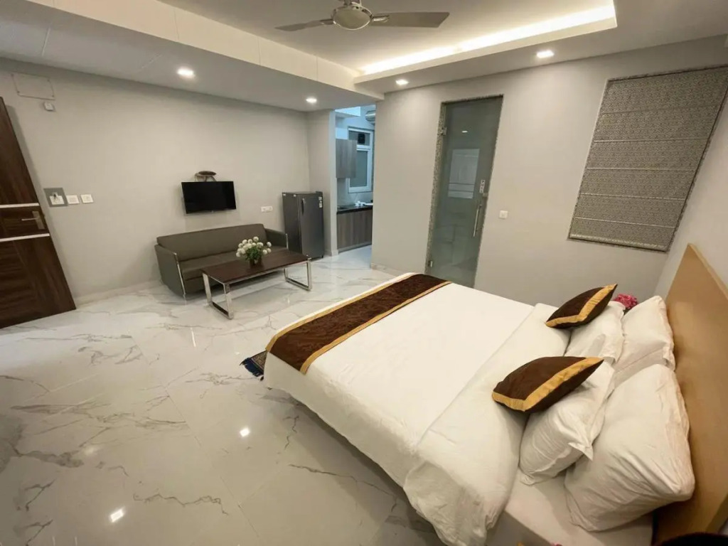 The Empire Rooms & Boutique Near Cyber City Gurgaon