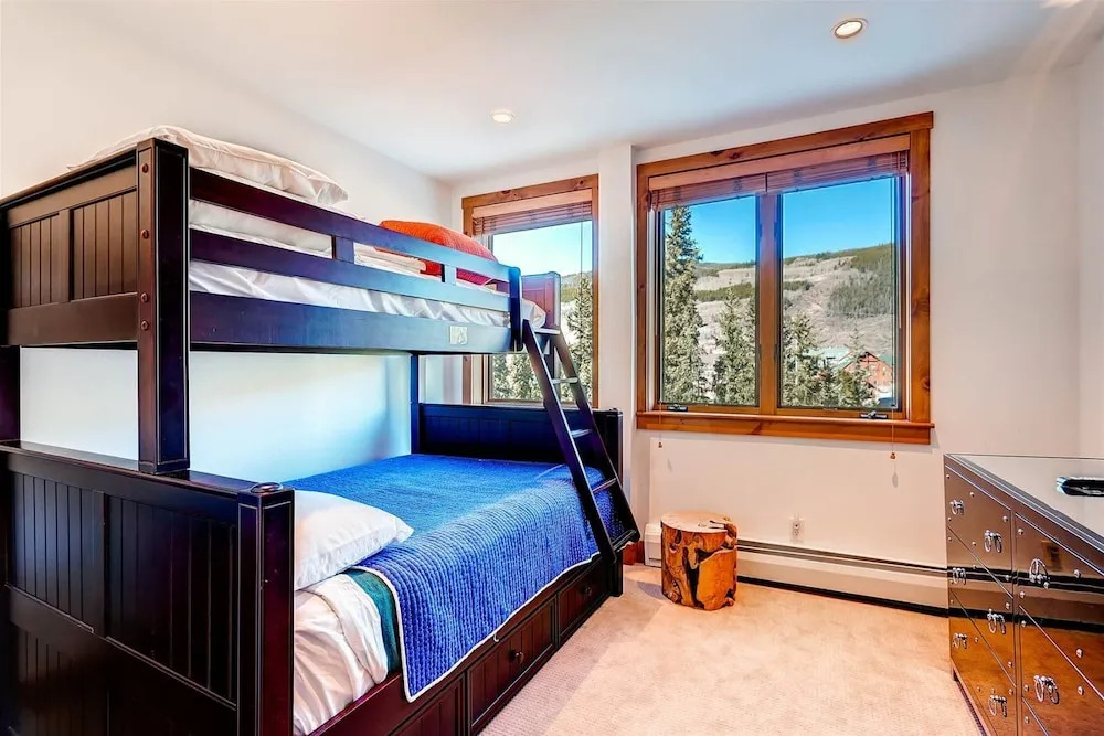 4 Bedroom Condo