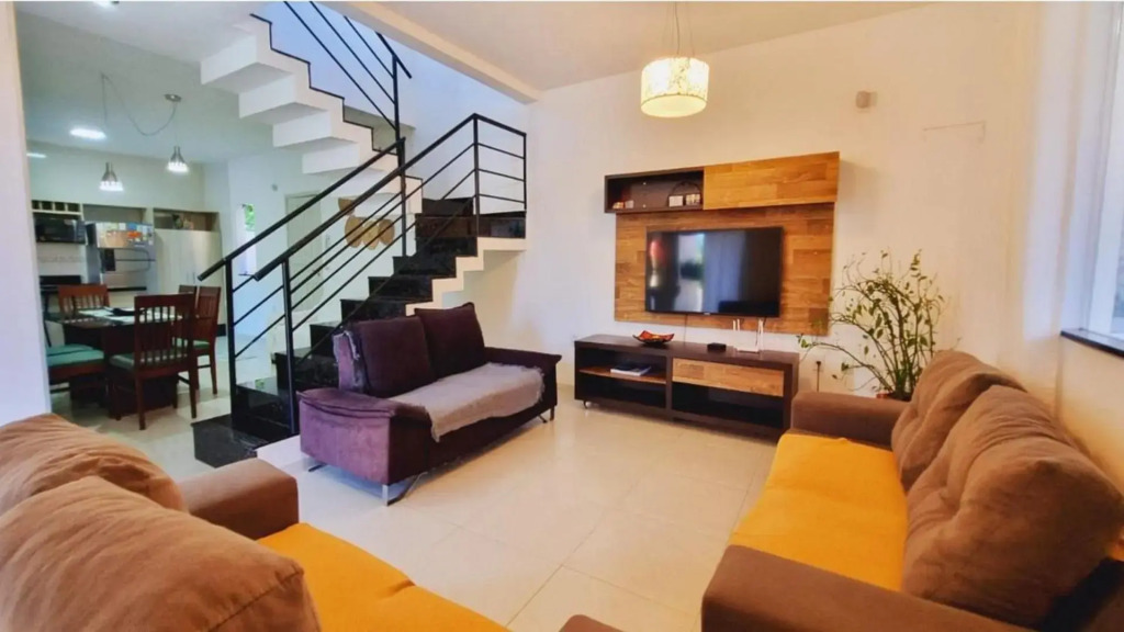 Casa de 4 suítes com piscina e área gourmet em Porto Seguro - Casa dos Ipês