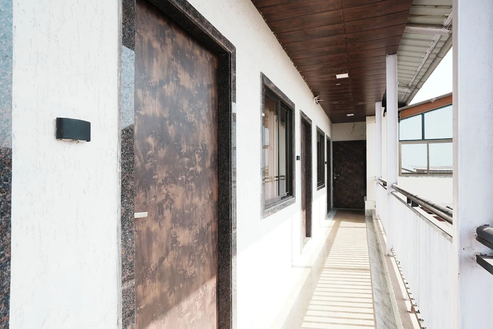 Hotel Sai Executive Near Holy Cross Church Mahabaleshwar
