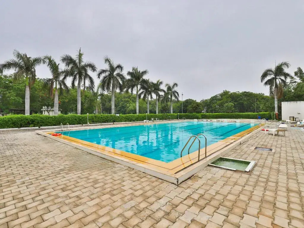 Infocity Club And Resort By OYO Rooms