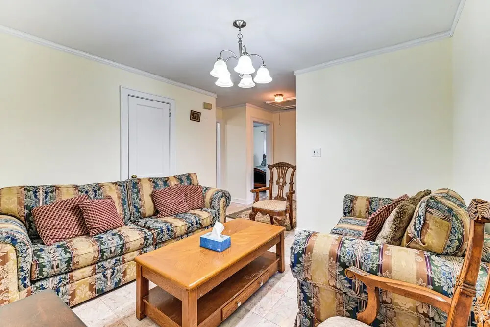 Great for Families! 1-acre Hideaway in Charlotte