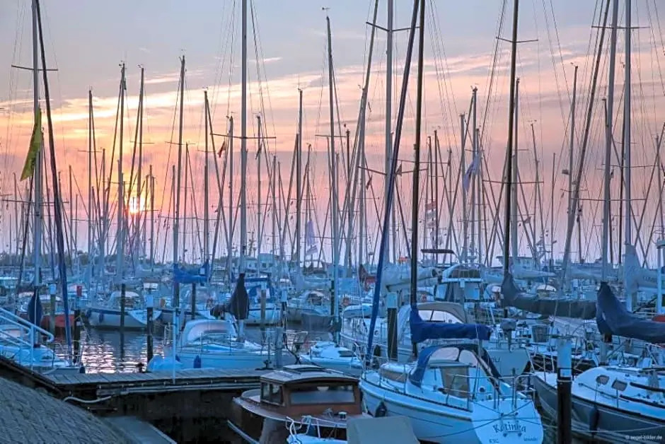 ACQUA Strande Yachthotel & Restaurant