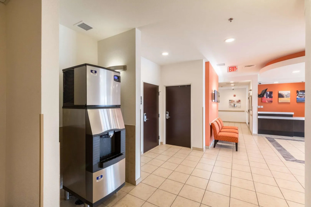 Motel 6-Laredo, TX - Airport