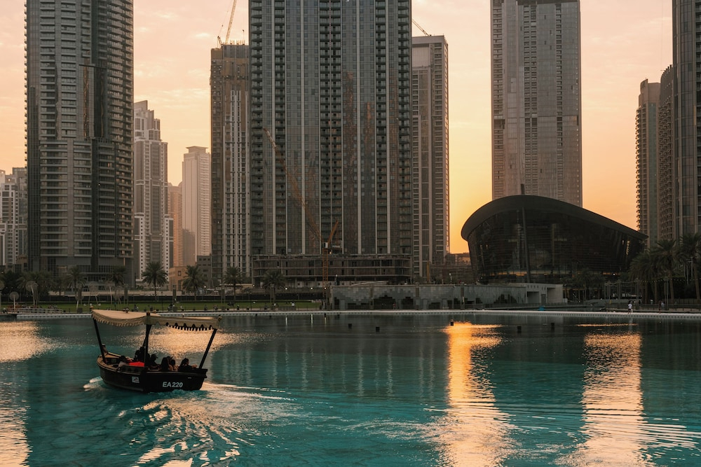 Aura Suites