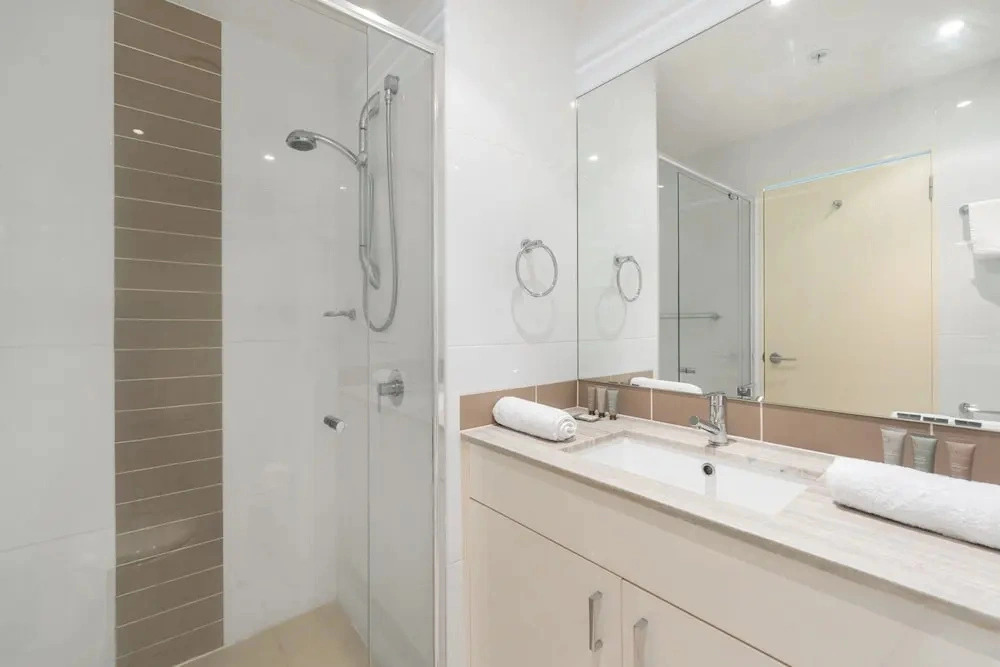 Charming 2BR Apartment Near Canberras Attractions