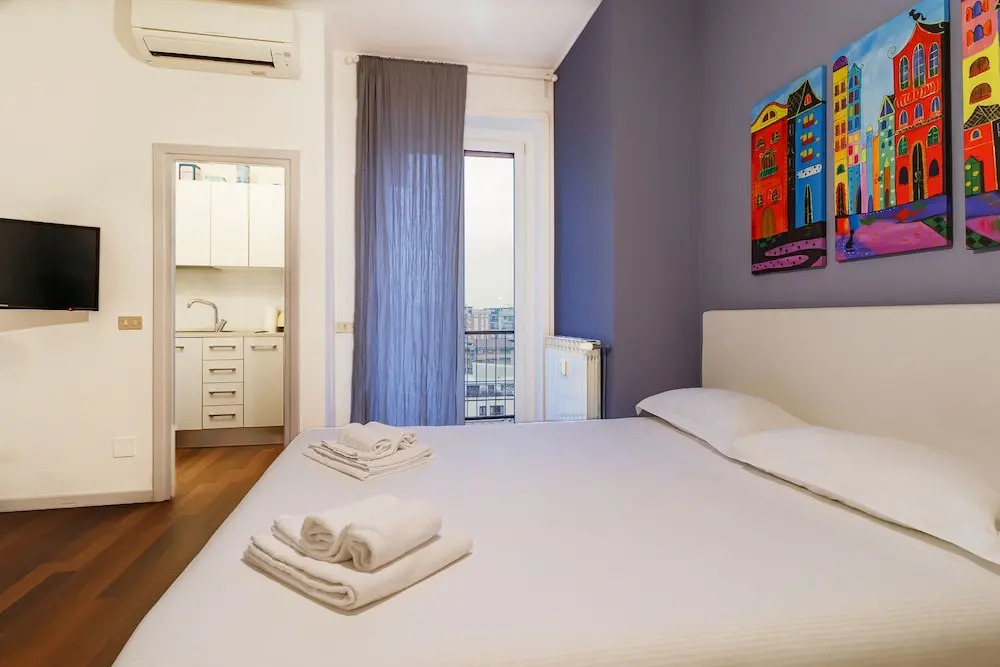 JOIVY Sleek Flat W/Balcony