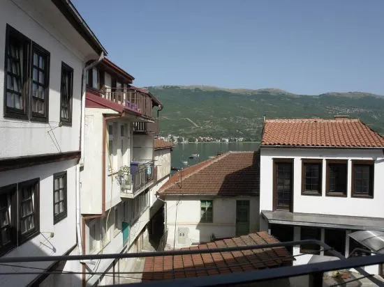 Eke Irin Apartments
