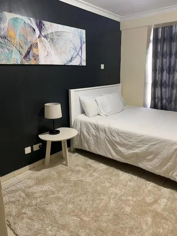 Peaceful and Lovely 1 bedroom with a city view.
