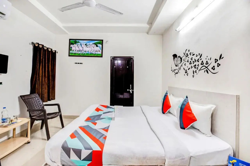 FabHotel Himanshi