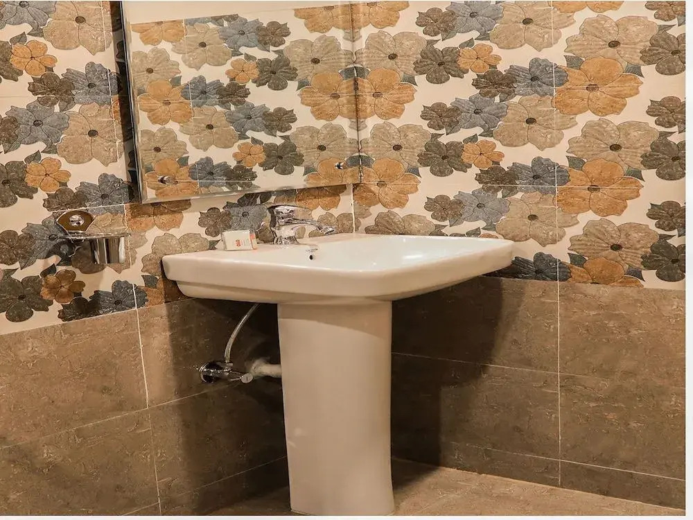 Navvada Regency By OYO Rooms