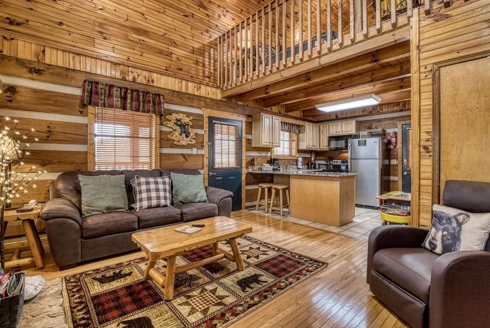 Er18 - The Lazy Bear View Great Location - Close To Town! 1 Bedroom Cabin by RedAwning