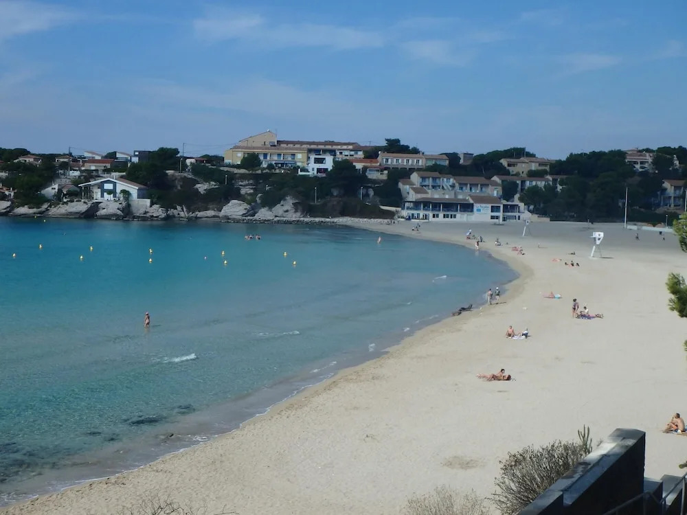 House With 2 Bedrooms in Martigues, With Pool Access, Enclosed Garden
