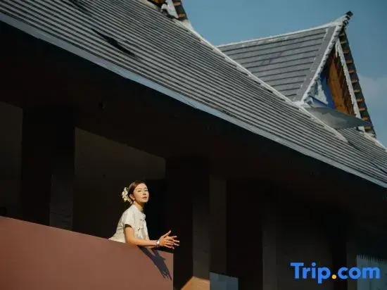 Three-color Yunhe B&B (Xishuangbanna Jinghong Mengxi Big Buddha Temple Manhona Branch)