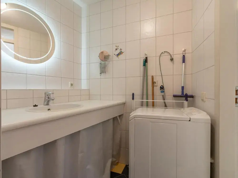 Holiday Apartment Opposite the Beach