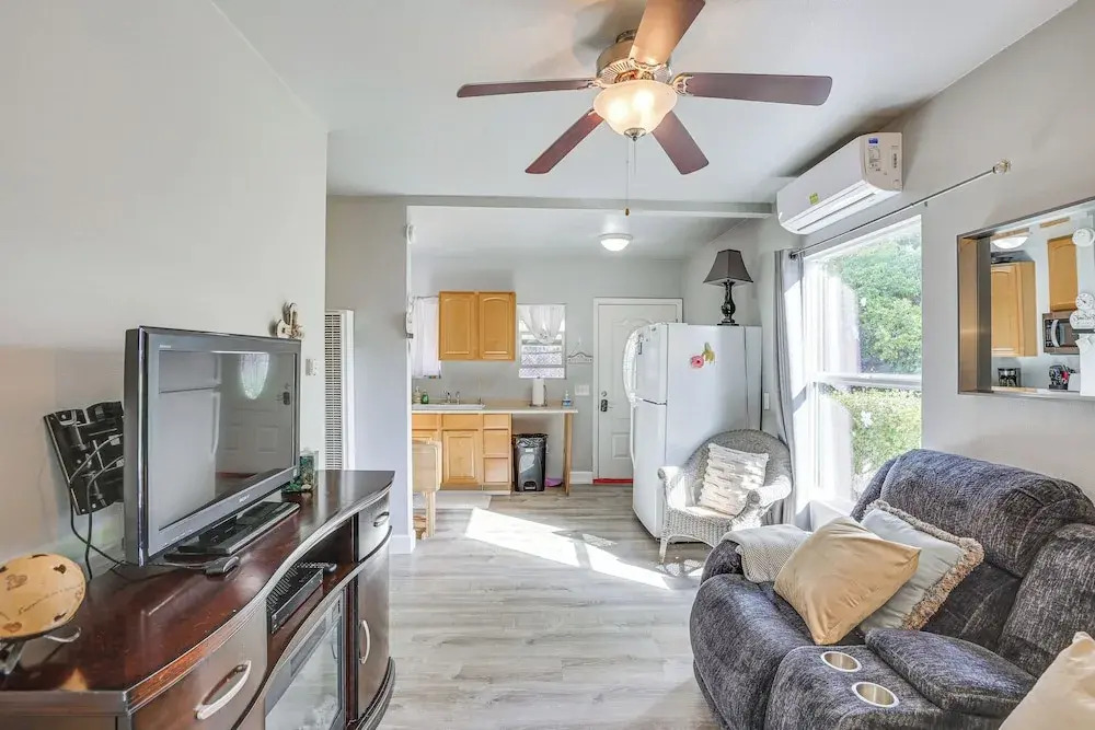2 Mi to Dtwn Atascadero! Cozy Cottage w/ Yard
