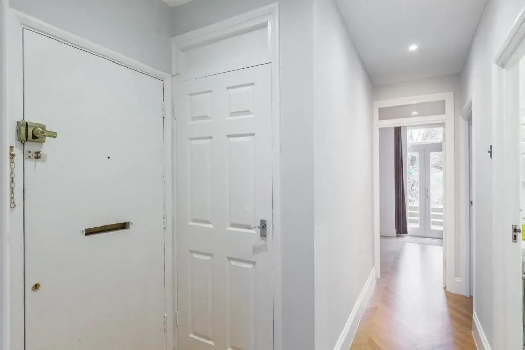 Garden Flat by Notting Hill Gate Station