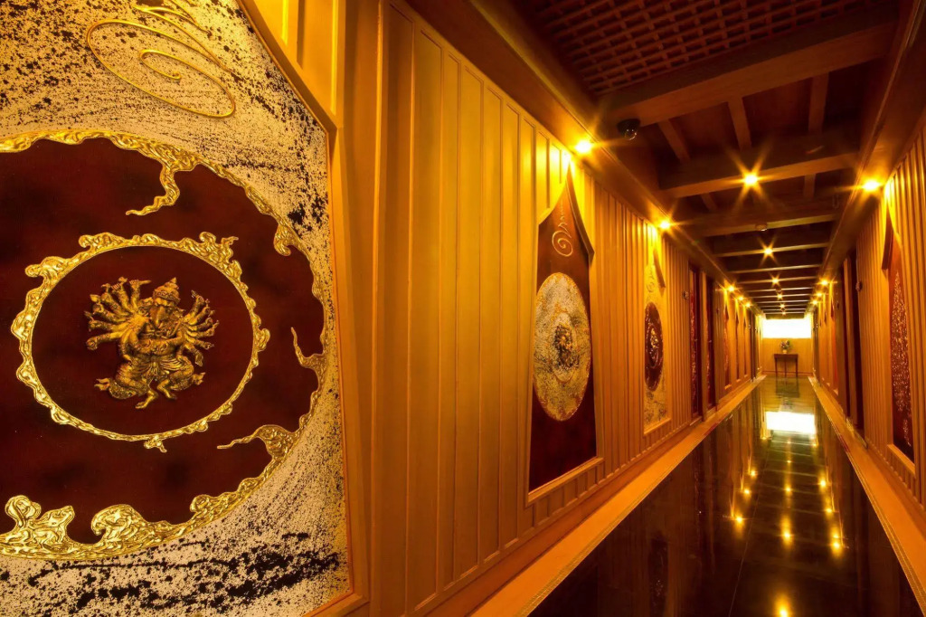 Khum Jao Luang boutique