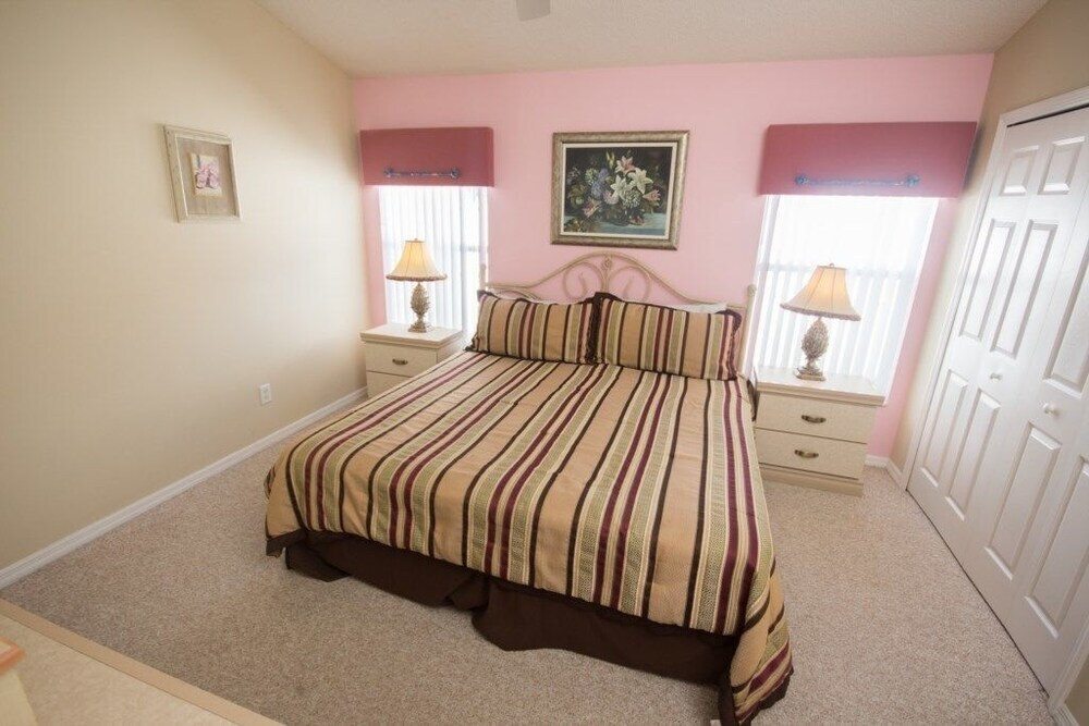 Indian Creek 5 bed / +3 bathrooms home