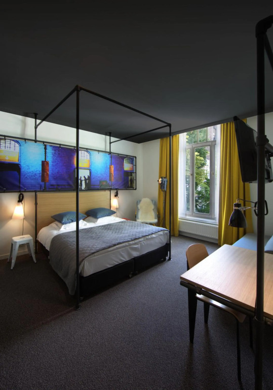 Zoom Hotel