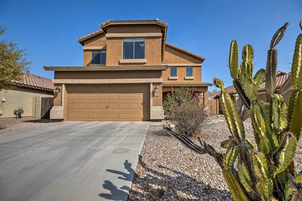 Maricopa Home w/ Outdoor Seating, 2 Mi to Golf!