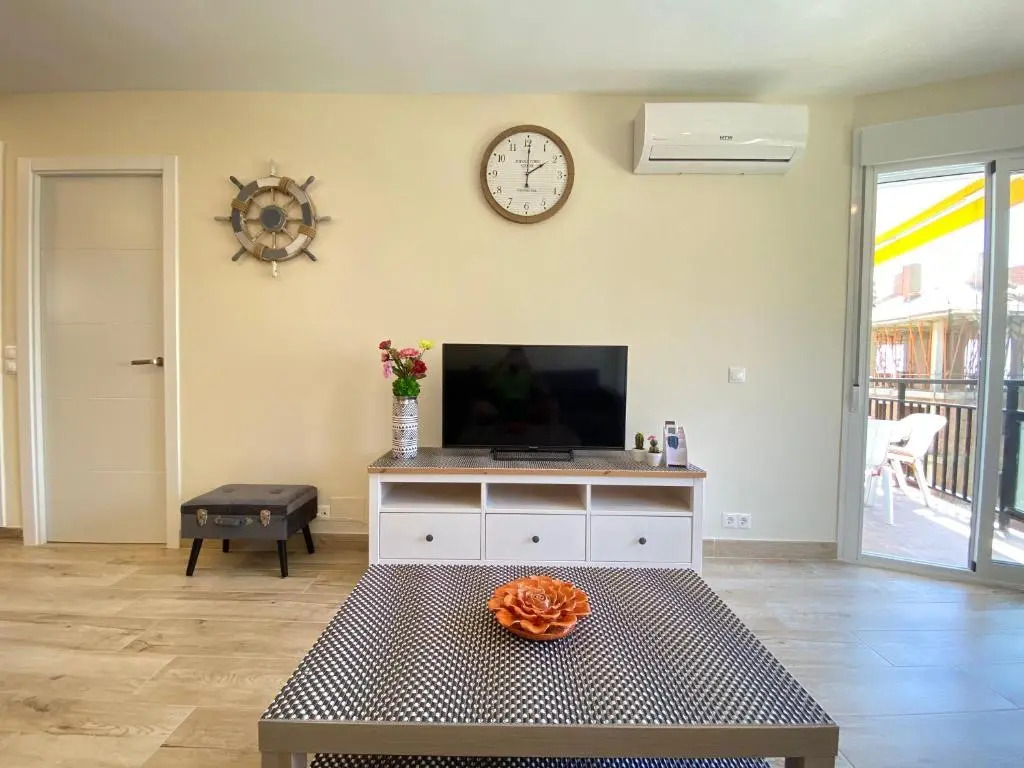 Modern 1 Bedroom Seaside Apartment with Pool