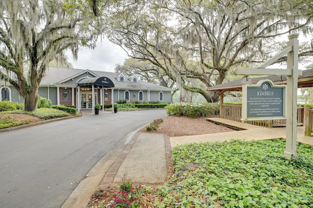 Cottage w/ Deck & Pool Access ~ 6 Mi to Beach