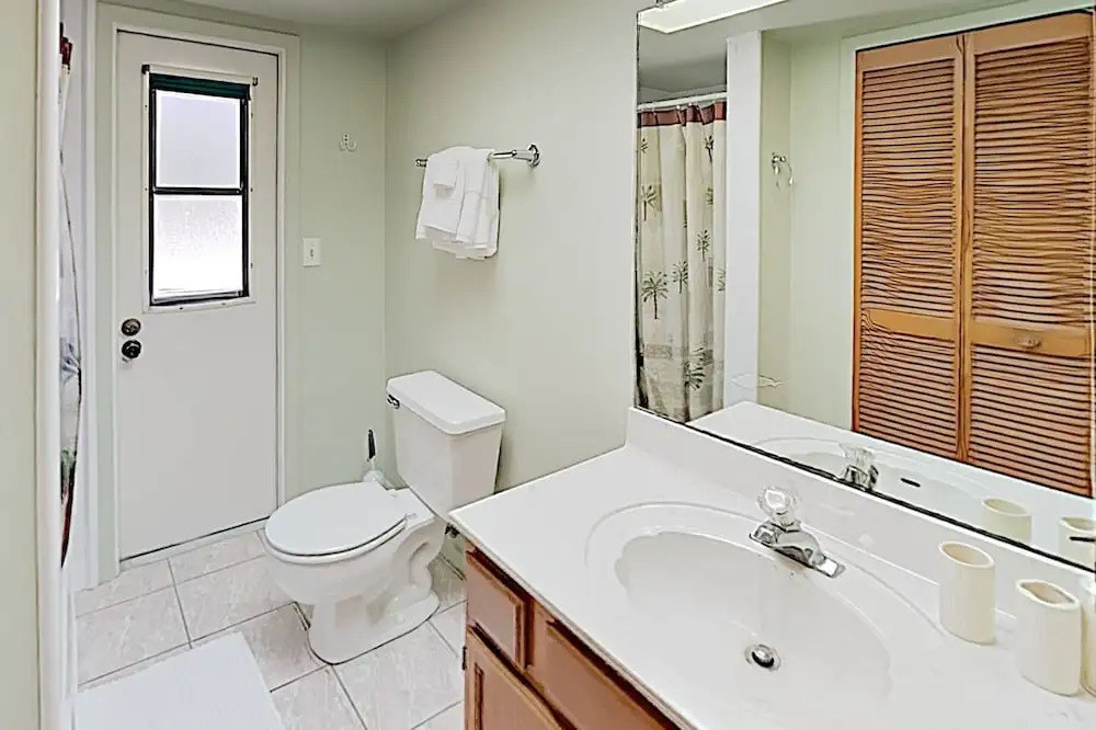 New Listing! Sparkling W/ Caged Pool & Lanai 3 Bedroom Home