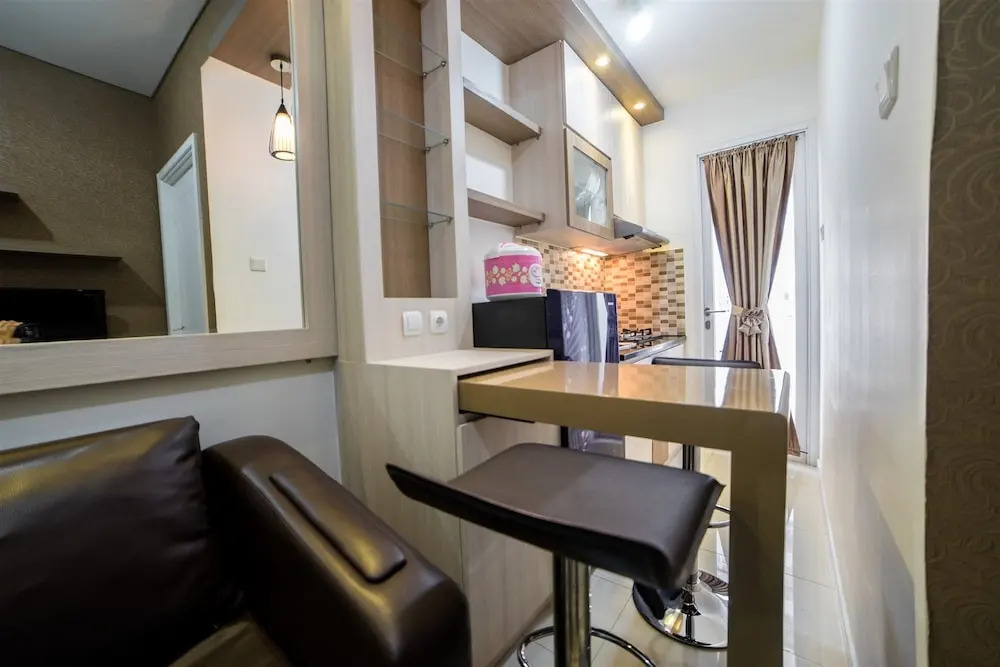 Serene & Cozy Apartment at Parahyangan Residences